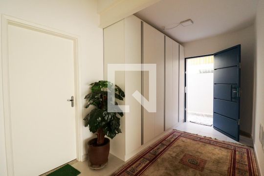 Hall de kitnet/studio para alugar com 1 quarto, 30m² em Parque Peruche, São Paulo