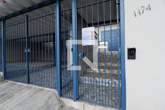 Fachada de kitnet/studio para alugar com 1 quarto, 30m² em Parque Peruche, São Paulo