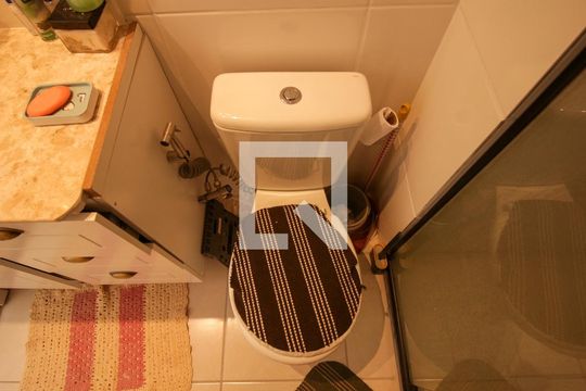 Banheiro de apartamento à venda com 1 quarto, 24m² em Vila Prudente, São Paulo