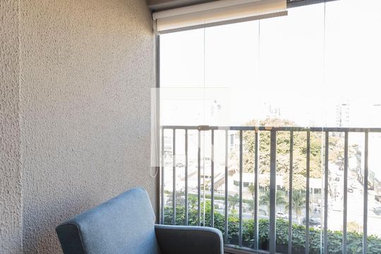 Varanda de kitnet/studio para alugar com 1 quarto, 29m² em Moema, São Paulo
