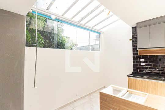Sala/Cozinha de casa de condomínio à venda com 2 quartos, 74m² em Vila Invernada, São Paulo