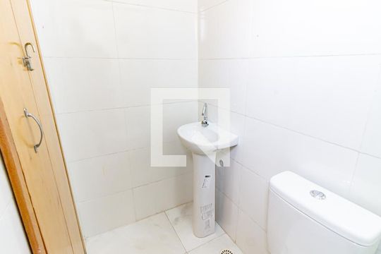 Banheiro da Suíte 2 de casa de condomínio à venda com 2 quartos, 74m² em Vila Invernada, São Paulo