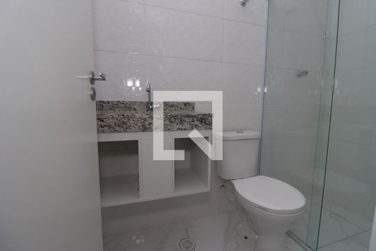 Banheiro de apartamento à venda com 2 quartos, 44m² em Vila Carrão, São Paulo