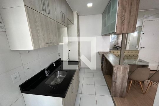 Cozinha de apartamento para alugar com 1 quarto, 34m² em Barra Funda, São Paulo
