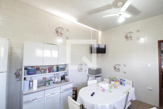 Cozinha de casa para alugar com 4 quartos, 450m² em Saraiva, Uberlândia