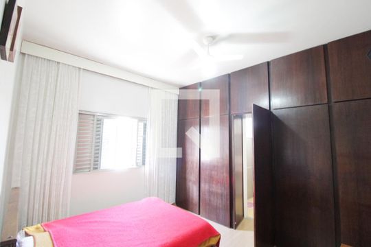 Quarto 1 - Suíte de casa para alugar com 4 quartos, 450m² em Saraiva, Uberlândia