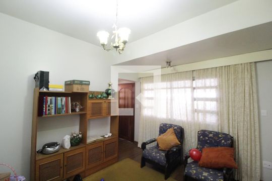 Sala 2 de casa para alugar com 4 quartos, 450m² em Saraiva, Uberlândia
