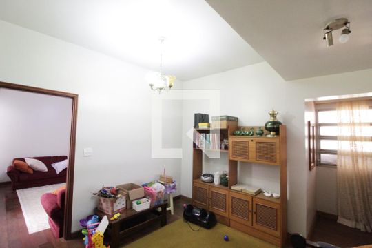 Sala 2 de casa para alugar com 4 quartos, 450m² em Saraiva, Uberlândia