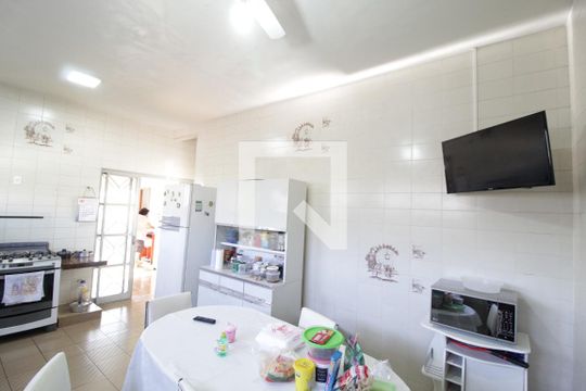 Cozinha de casa para alugar com 4 quartos, 450m² em Saraiva, Uberlândia
