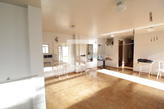 Área comum de casa para alugar com 4 quartos, 450m² em Saraiva, Uberlândia