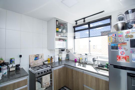 Cozinha de apartamento para alugar com 2 quartos, 130m² em União, Belo Horizonte
