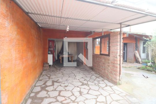 Garagem de casa à venda com 4 quartos, 150m² em Niterói, Canoas