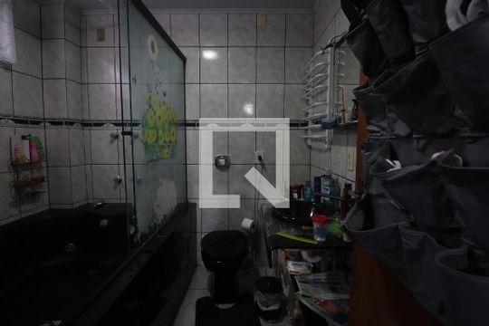 Banheiro da Suíte de casa à venda com 4 quartos, 150m² em Niterói, Canoas