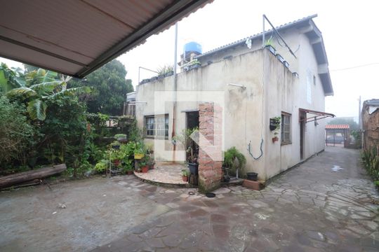 Área externa de casa à venda com 4 quartos, 150m² em Niterói, Canoas