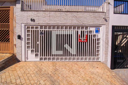 Fachada de casa à venda com 3 quartos, 123m² em Vila Regente Feijó, São Paulo