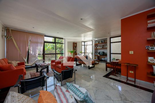 Sala de casa à venda com 3 quartos, 300m² em Brooklin, São Paulo