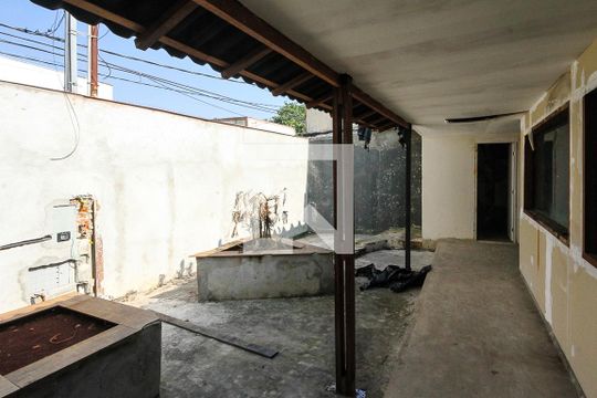 Quintal de casa à venda com 2 quartos, 300m² em Vila Zelina, São Paulo