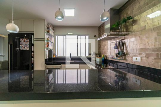 Cozinha de apartamento à venda com 3 quartos, 180m² em Vila Curuçá, Santo André