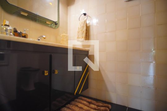 Lavabo de casa à venda com 3 quartos, 350m² em Chácara das Pedras, Porto Alegre