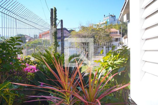 Escritório - Vista de casa à venda com 3 quartos, 350m² em Chácara das Pedras, Porto Alegre