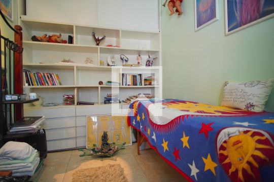 Escritório de casa à venda com 3 quartos, 350m² em Chácara das Pedras, Porto Alegre