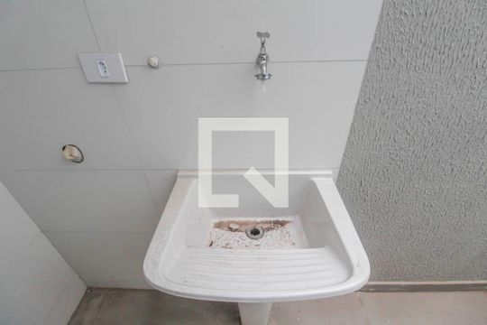 Área de Serviço de casa de condomínio para alugar com 2 quartos, 70m² em São Lucas, São Paulo