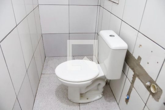 Banheiro de casa à venda com 1 quarto, 83m² em Vila da Conquista, Osasco