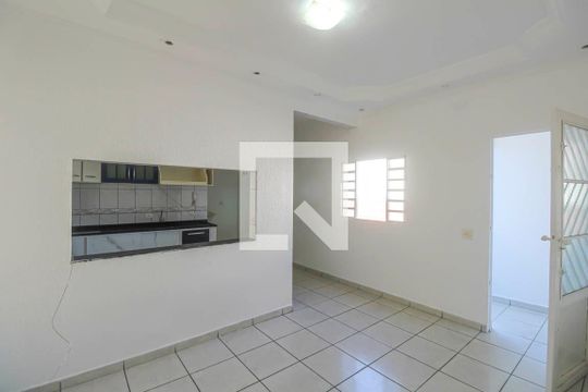 Casa para alugar com 2 quartos, 70m² em Parque São Lucas, São Paulo