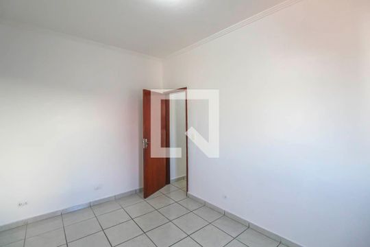 Quarto 1 de casa para alugar com 2 quartos, 70m² em Parque São Lucas, São Paulo