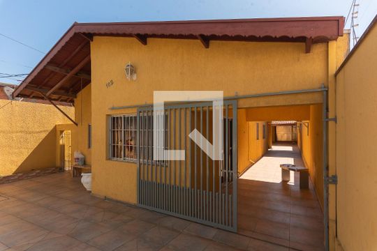 Fachada de casa para alugar com 3 quartos, 185m² em Jardim Amoreiras, Campinas