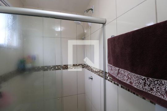 Banheiro de casa de condomínio à venda com 3 quartos, 120m² em Igara, Canoas