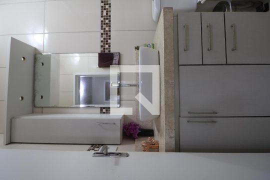 Banheiro de casa de condomínio à venda com 3 quartos, 120m² em Igara, Canoas