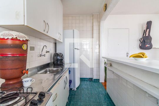 Cozinha de apartamento à venda com 1 quarto, 72m² em Sumarezinho, São Paulo