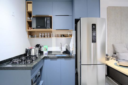 Cozinha de apartamento para alugar com 2 quartos, 45m² em Penha de França, São Paulo