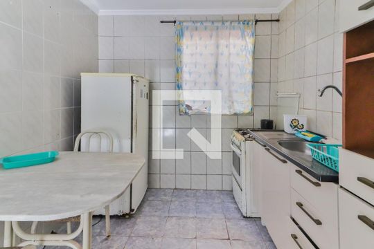 Cozinha de apartamento para alugar com 2 quartos, 48m² em Jardim Raposo Tavares, São Paulo