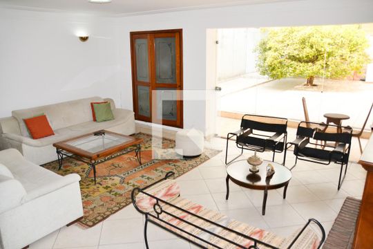 Casa à venda com 3 quartos, 363m² em Osvaldo Cruz, São Caetano do Sul