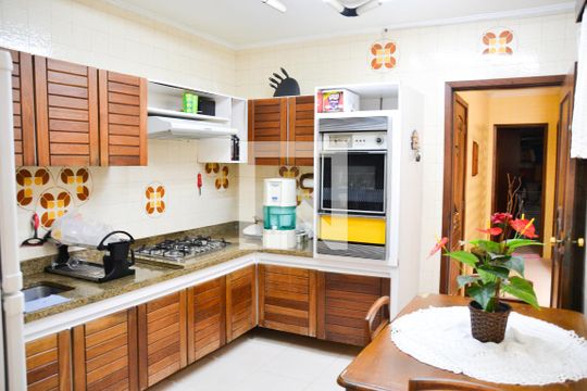Cozinha de casa à venda com 3 quartos, 363m² em Osvaldo Cruz, São Caetano do Sul