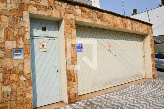 Fachada de casa à venda com 3 quartos, 363m² em Osvaldo Cruz, São Caetano do Sul