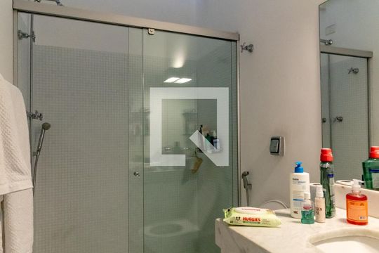Banheiro do Quarto 1 de casa à venda com 3 quartos, 405m² em Vila Nova Conceição, São Paulo