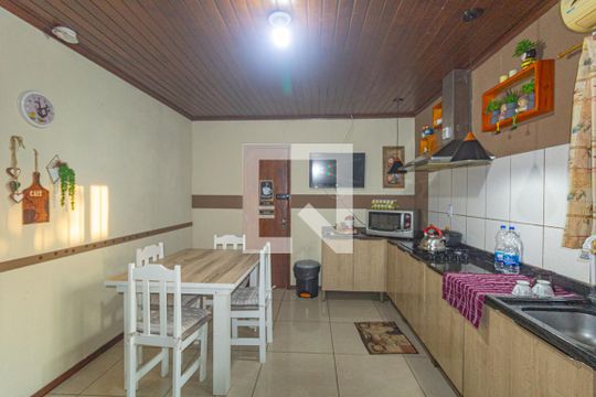 Cozinha de casa para alugar com 5 quartos, 350m² em Olaria, Canoas