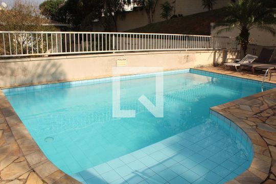Área comum de casa de condomínio para alugar com 3 quartos, 130m² em Jardim Ipês, Cotia