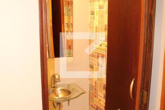Lavabo de casa de condomínio para alugar com 3 quartos, 130m² em Jardim Ipês, Cotia