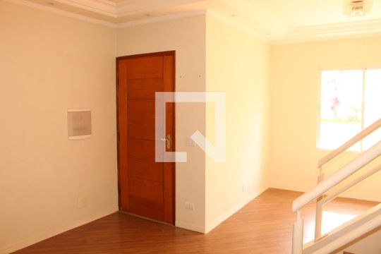 Sala de casa de condomínio para alugar com 3 quartos, 130m² em Jardim Ipês, Cotia