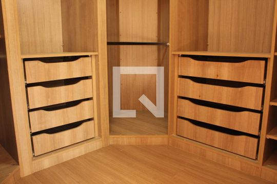 Closet Quarto de casa de condomínio para alugar com 3 quartos, 130m² em Jardim Ipês, Cotia