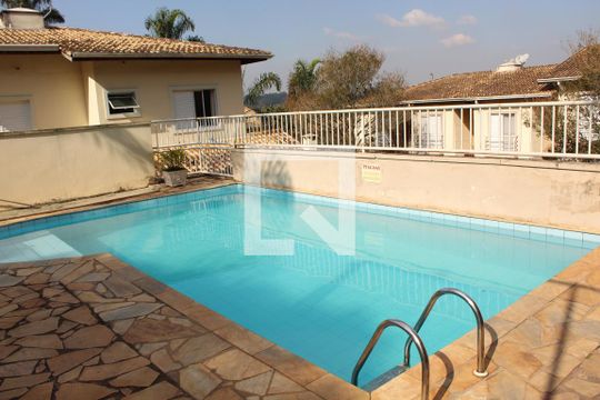 Área comum de casa de condomínio para alugar com 3 quartos, 130m² em Jardim Ipês, Cotia