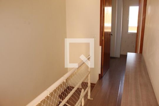 Corredor de casa de condomínio para alugar com 3 quartos, 130m² em Jardim Ipês, Cotia