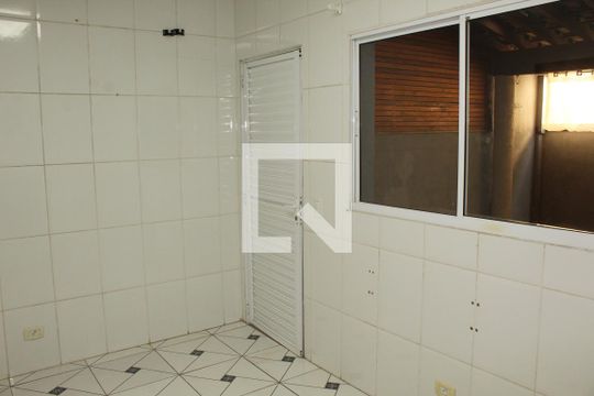 Cozinha de casa de condomínio para alugar com 3 quartos, 130m² em Jardim Ipês, Cotia