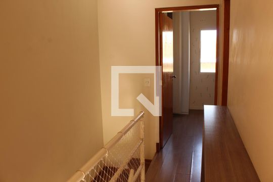 Corredor de casa de condomínio para alugar com 3 quartos, 130m² em Jardim Ipês, Cotia