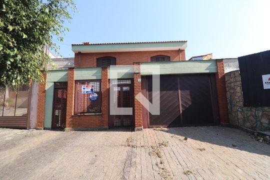 Fachada de casa à venda com 3 quartos, 300m² em Vila Fernandes, São Paulo
