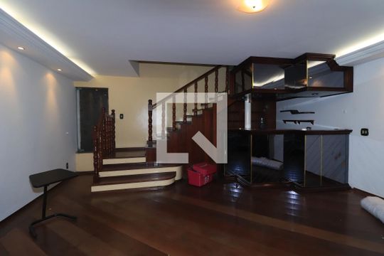 Casa à venda com 3 quartos, 300m² em Vila Fernandes, São Paulo